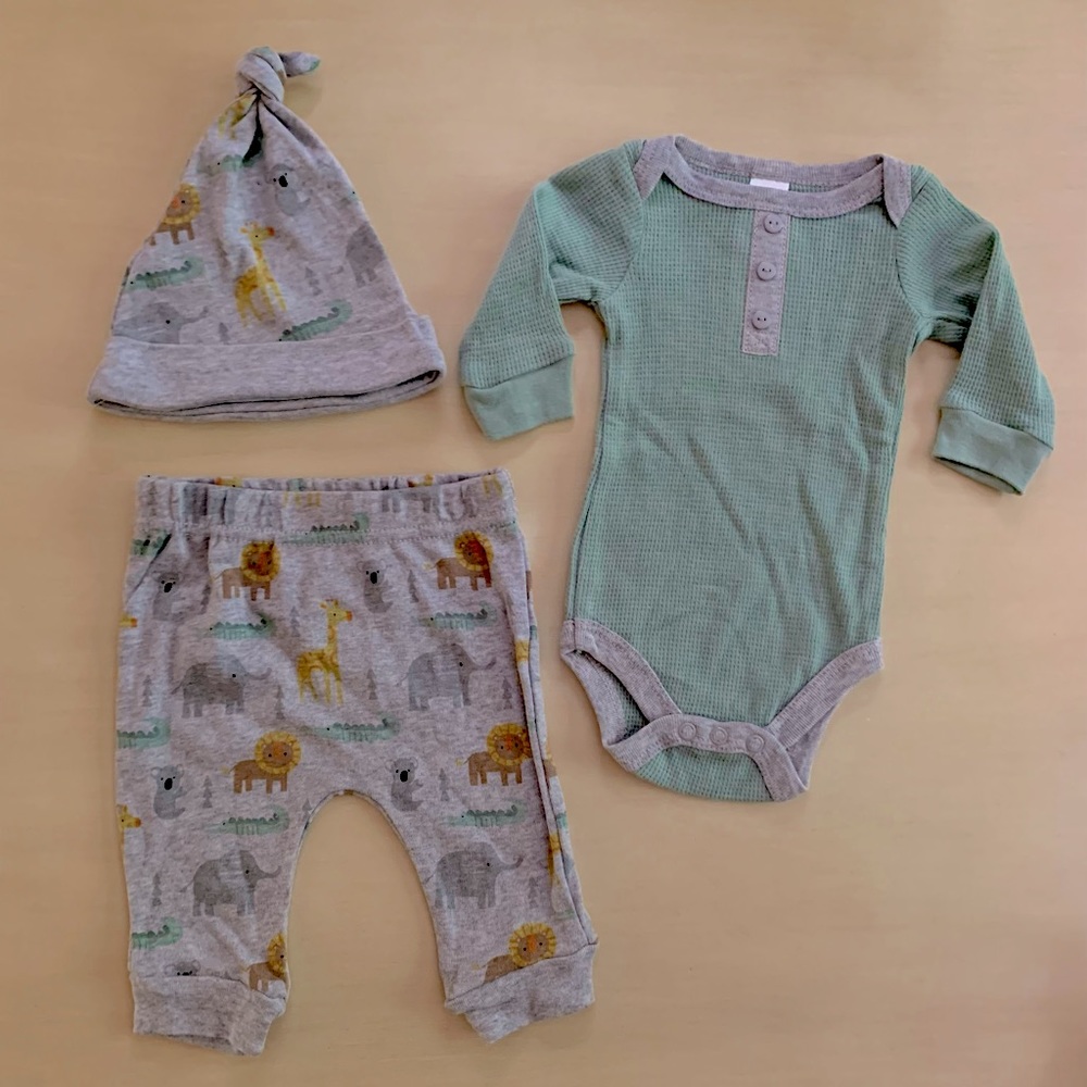NWOT Baby Boy Long Sleeve Onesie Pant & Hat Set